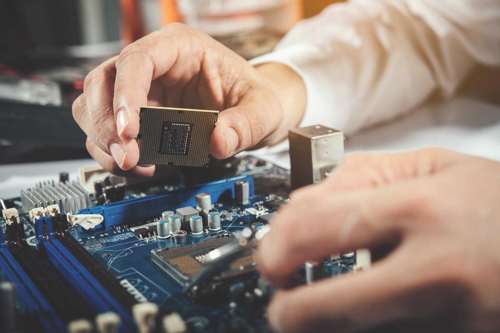 Printed circuit boards: 3 tips to prevent cobwebbing